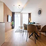 Happy Day Apartment, By Cohost Lejlighed *