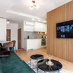 Happy Day Apartment, By Cohost * Palanga