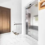 Happy Day Apartment, By Cohost *