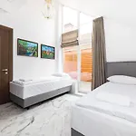 Happy Day Apartment, By Cohost * Palanga