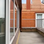 Happy Day Apartment, By Cohost * Palanga