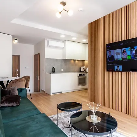 Happy Day Apartment, By Cohost * Połąga