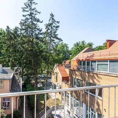 Happy Day Apartment, By Cohost Апартаменти Паланга