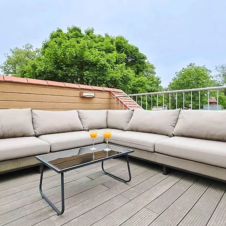 Happy Day Apartment, By Cohost Połąga