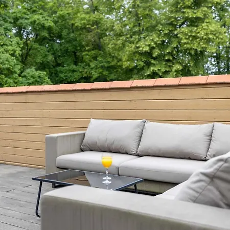 Апартаменти Happy Day Apartment, By Cohost