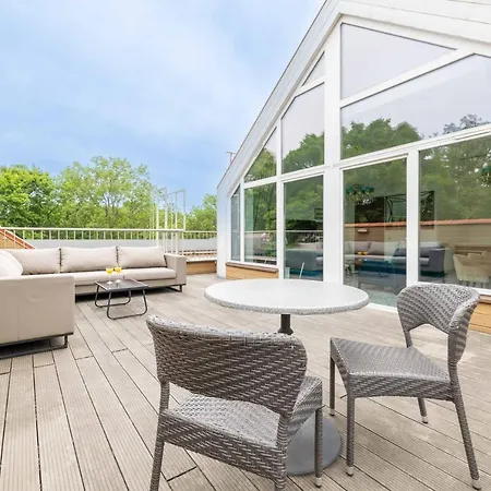 Happy Day Apartment, By Cohost * Połąga