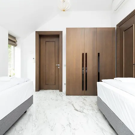 Happy Day Apartment, By Cohost Appartamento *