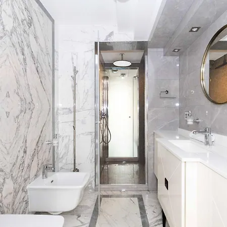 Happy Day Apartment, By Cohost Appartement