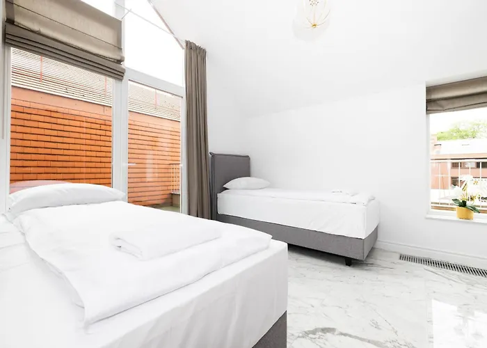 Happy Day Apartment, By Cohost * Palanga